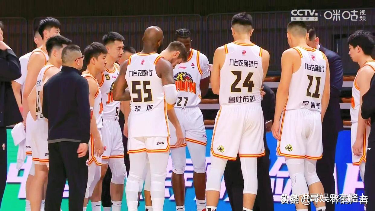 CBA赛场爆发激烈对抗，外援提前交锋 